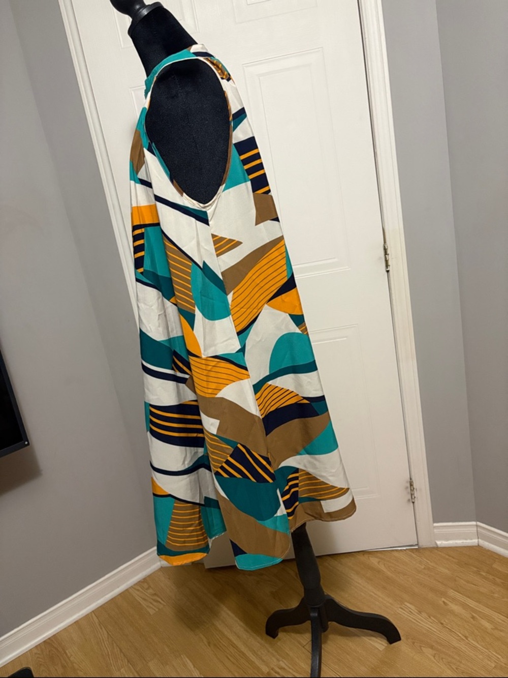 Halter Swing Dress in Teal, Orange and Mustard - Women - Shein Curve 1XL - Picture 3 of 5